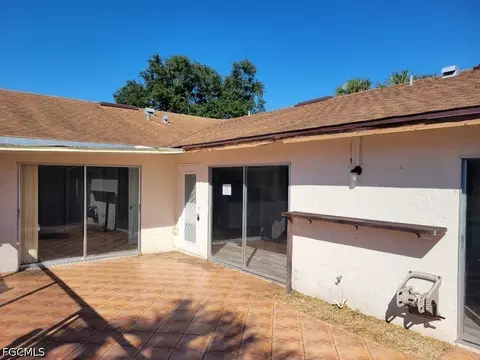 5629 Foxlake Dr, North Fort Myers, FL 33917