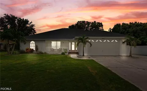 6872 Fairview St, Fort Myers, FL 33966