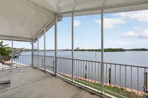 43 Emily Ln, Fort Myers Beach, FL 33931