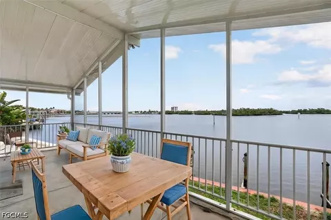 43 Emily Ln, Fort Myers Beach, FL 33931