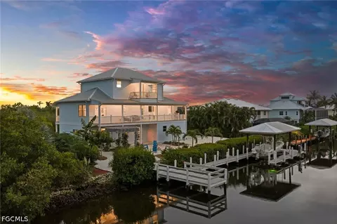 2912 Buttonwood Key Ct, Saint James City, FL 33956
