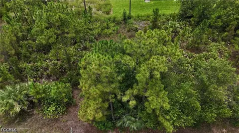 2402 E 10th St, Lehigh Acres, FL 33936 photo 2