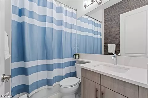 Bath - 11523 Jacaranda Dr, Naples, FL 34120 photo 3 of 3