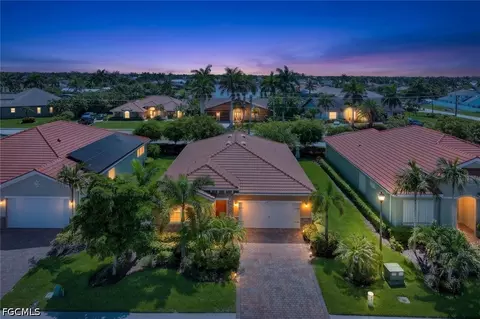 2899 Sunset Pointe Cir, Cape Coral, FL 33914