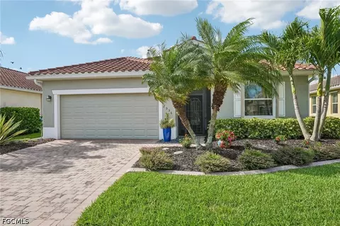 2536 Laurentina Ln, Cape Coral, FL 33909