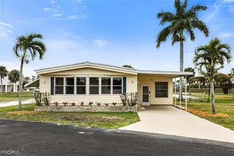 13651 Grackle Dr, Fort Myers, FL 33908
