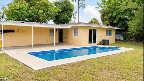 1634 Newport Ct, Fort Myers, FL 33907