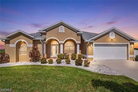 2 NW 29th Pl, Cape Coral, FL 33993