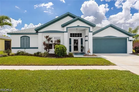 4676 Varsity Cir, Lehigh Acres, FL 33971