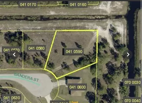 1049 Bandera St, Lehigh Acres, FL 33974