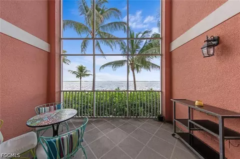 2745 1st St #106, Fort Myers, FL 33916