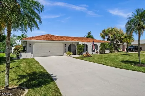 4914 Sorrento Ct, Cape Coral, FL 33904