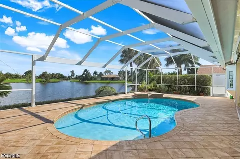 16111 Forest Oaks Dr, Fort Myers, FL 33908