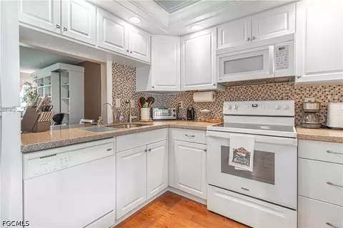 1700 Pine Valley Dr #319, Fort Myers, FL 33907