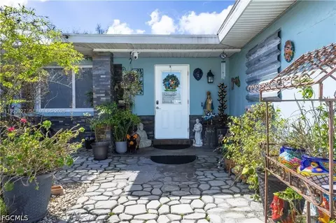 1526 NE 4th Ter, Cape Coral, FL 33909