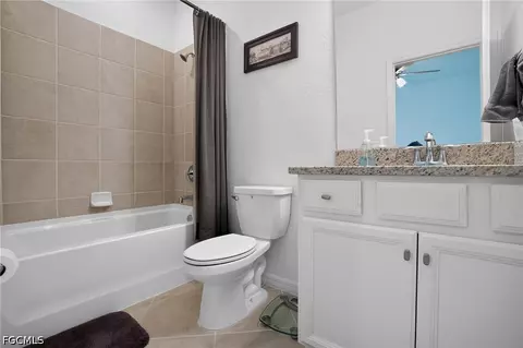 Bath - 3943 E Hampton Cir, Alva, FL 33920 photo 4 of 4