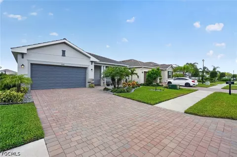 Exterior - 3943 E Hampton Cir, Alva, FL 33920 photo 9 of 10