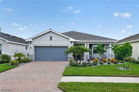 Exterior - 3943 E Hampton Cir, Alva, FL 33920 photo 2 of 10