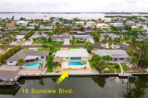 16 Sunview Blvd, Fort Myers Beach, FL 33931