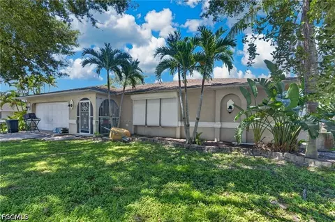 202 SE 20th Ct, Cape Coral, FL 33990