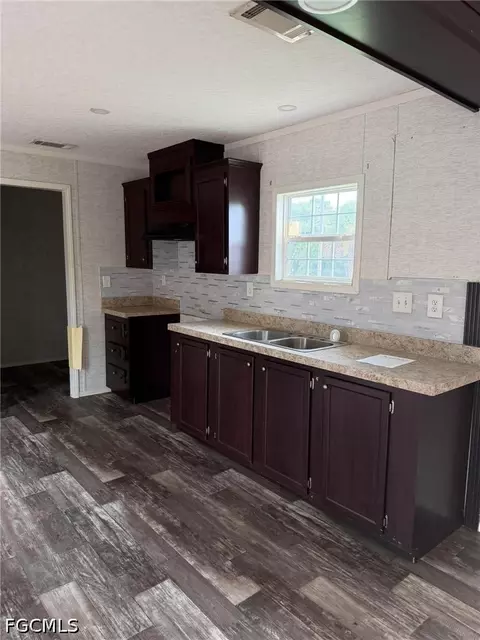 Kitchen - 445 S Quebrada St, Clewiston, FL 33440 photo 1 of 1