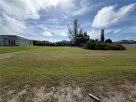 4021 NE 9th Pl, Cape Coral, FL 33909