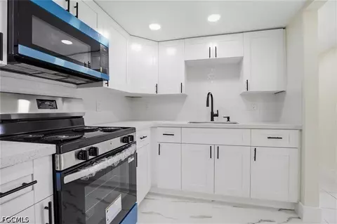 3704 Broadway #205, Fort Myers, FL 33901