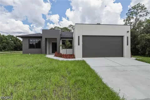 722 Roosevelt Ave, Lehigh Acres, FL 33936