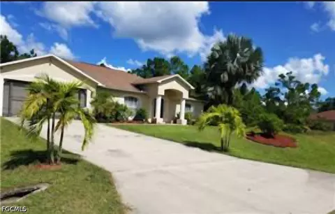 711 Epps Brown St E, Lehigh Acres, FL 33974