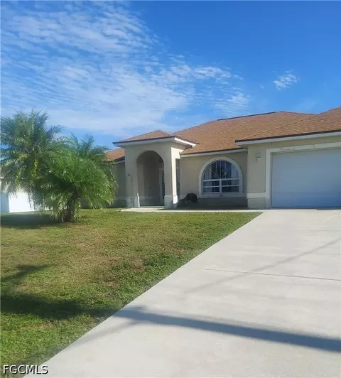 1713 NE 38th Ter, Cape Coral, FL 33909