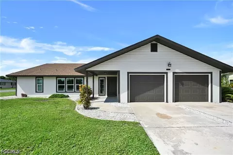 1482 N Larkwood Sq, Fort Myers, FL 33919