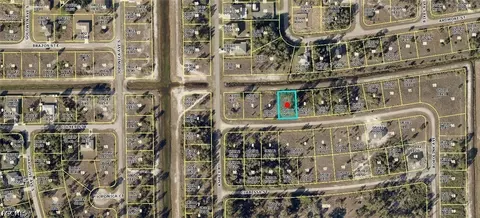 743 Bobolink Ave, Lehigh Acres, FL 33974