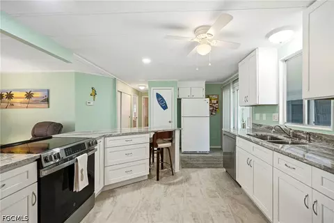 293 Edwardo Ave, Fort Myers, FL 33905