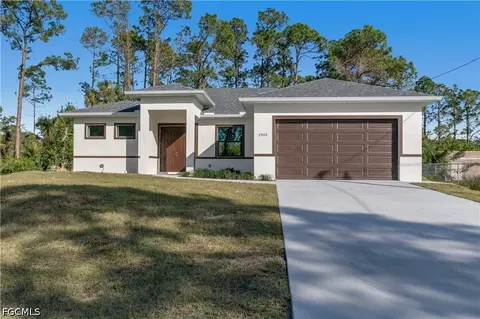 2608 5th St SW, Lehigh Acres, FL 33976