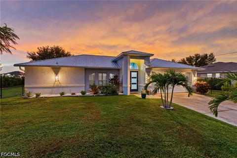 1208 NW 15th Pl, Cape Coral, FL 33993