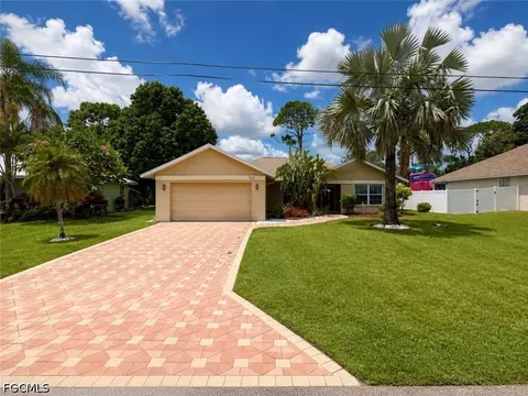 922 SE 1st Pl, Cape Coral, FL 33990