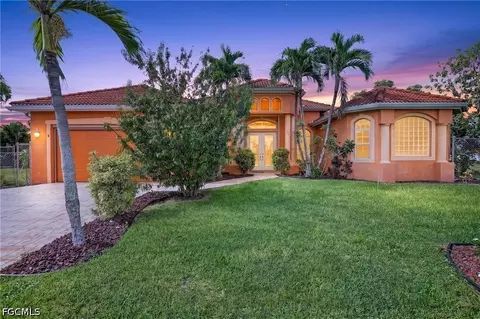 2305 Kismet Pkwy W, Cape Coral, FL 33993