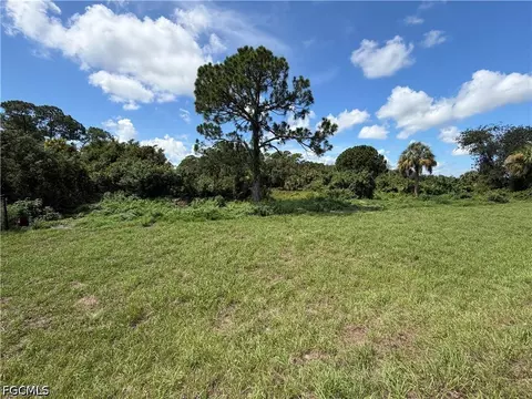 Exterior - 105 Concord Loop, Labelle, FL 33935 photo 3 of 3