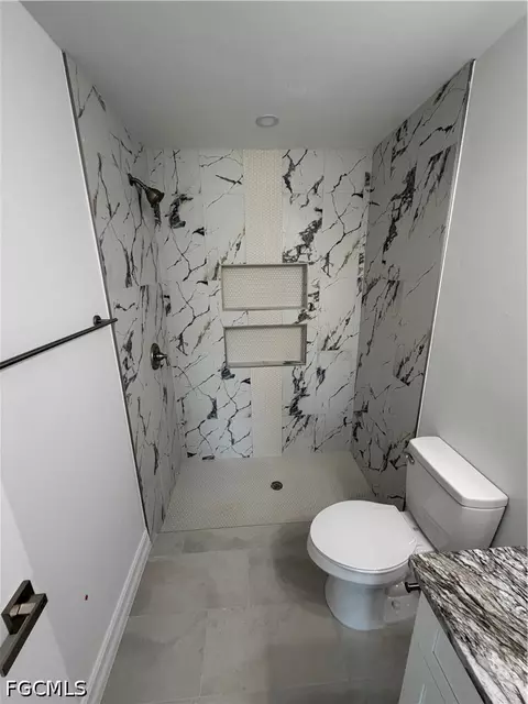 Bath - 105 Concord Loop, Labelle, FL 33935 photo 1 of 4