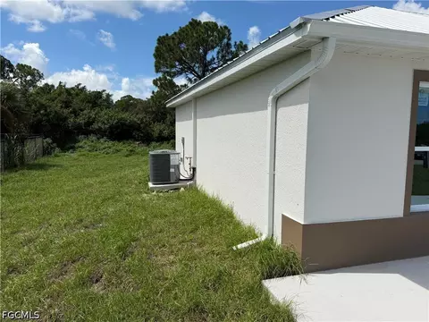Exterior - 105 Concord Loop, Labelle, FL 33935 photo 1 of 3