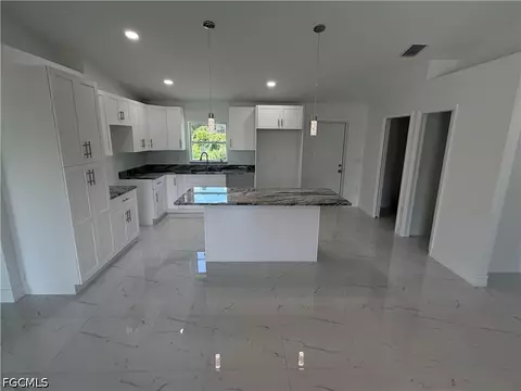 Kitchen - 107 Concord Loop, Labelle, FL 33935 photo 2 of 2