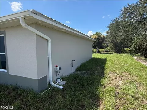 Exterior - 107 Concord Loop, Labelle, FL 33935 photo 2 of 2