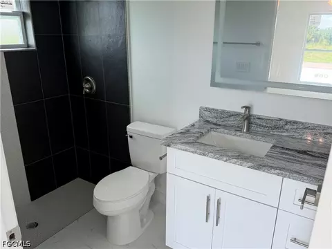Bath - 107 Concord Loop, Labelle, FL 33935 photo 1 of 5