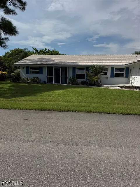 30 Maui Circle #30, Naples, FL 34112