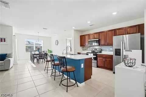 1813 NW 24th Pl, Cape Coral, FL 33993