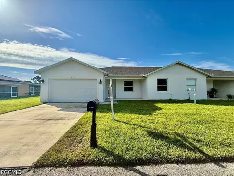 628 Falls Ln, Lehigh Acres, FL 33974