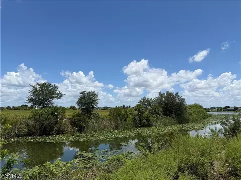 2113 NE 10th Pl, Cape Coral, FL 33909