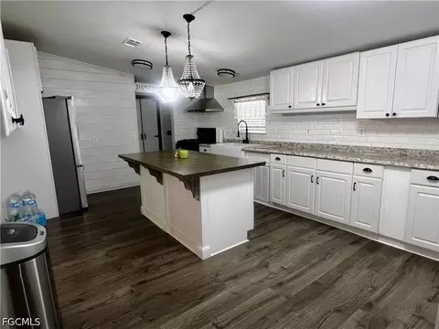 1027 Everglade Ave, Labelle, FL 33935 photo 2