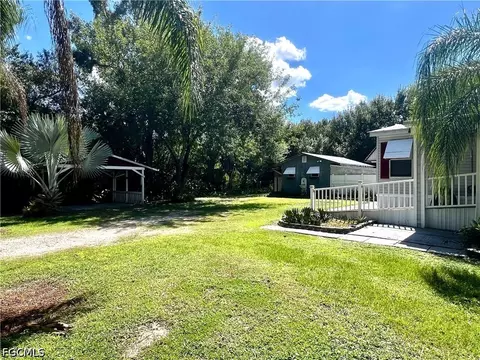 1027 Everglade Ave, Labelle, FL 33935 photo 11