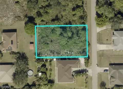615 Mckinley Ave, Lehigh Acres, FL 33972